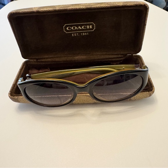Coach Vintage 2003 Luci S422 Sunglasses in Black with hard case and cloth main image 7